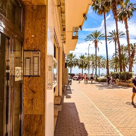 Vivienda Centrica Frente Al Mar Apartment *